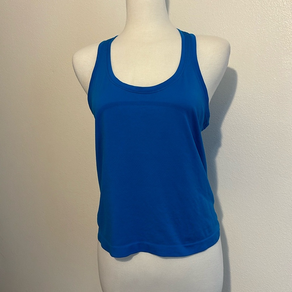 Lululemon lightweight workout top size 10